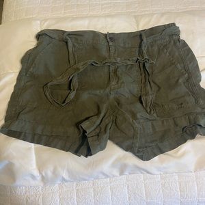 Lou & Grey tie front high waisted shorts
